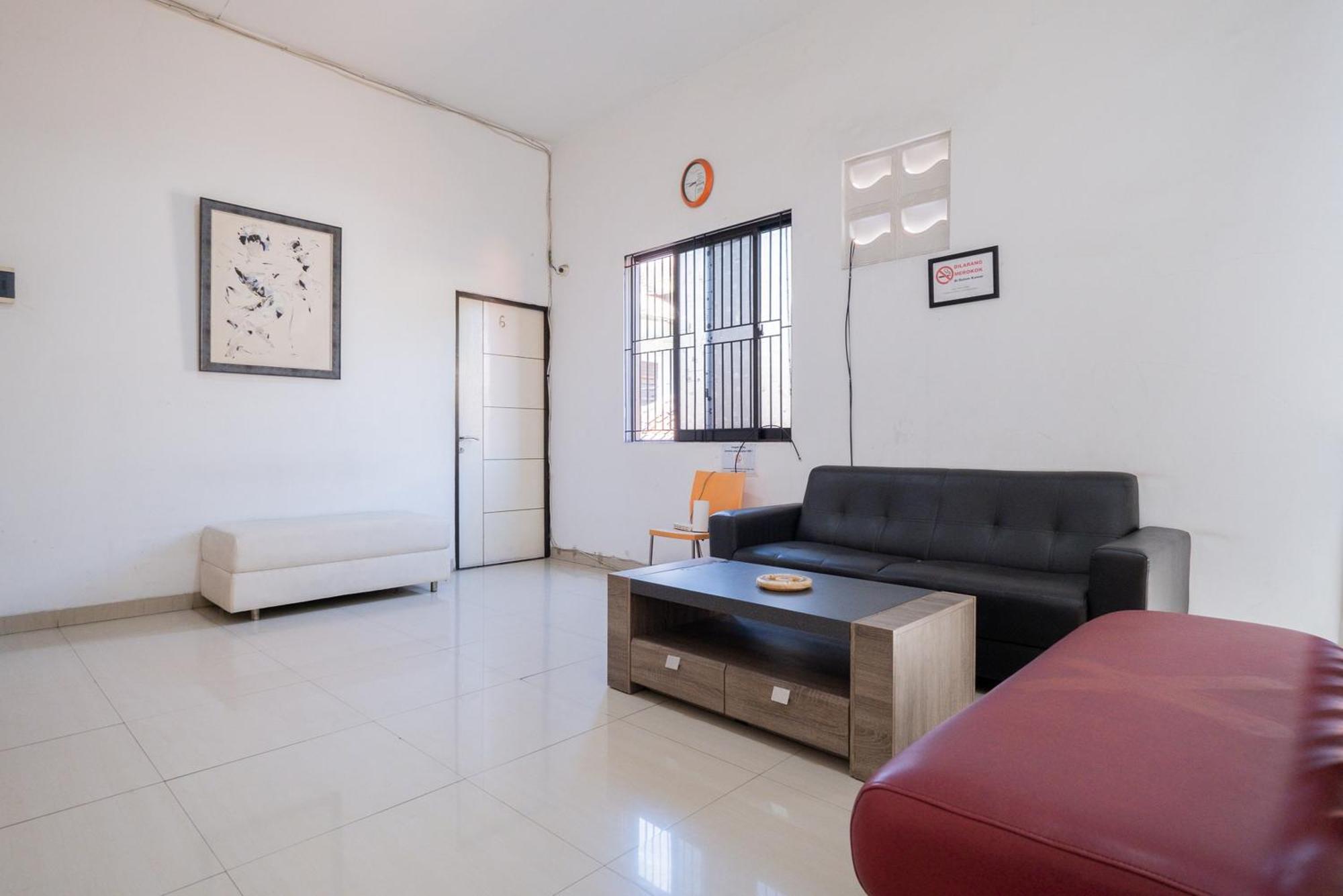 Hotel Reddoorz Near Surabaya Town Square Zewnętrze zdjęcie