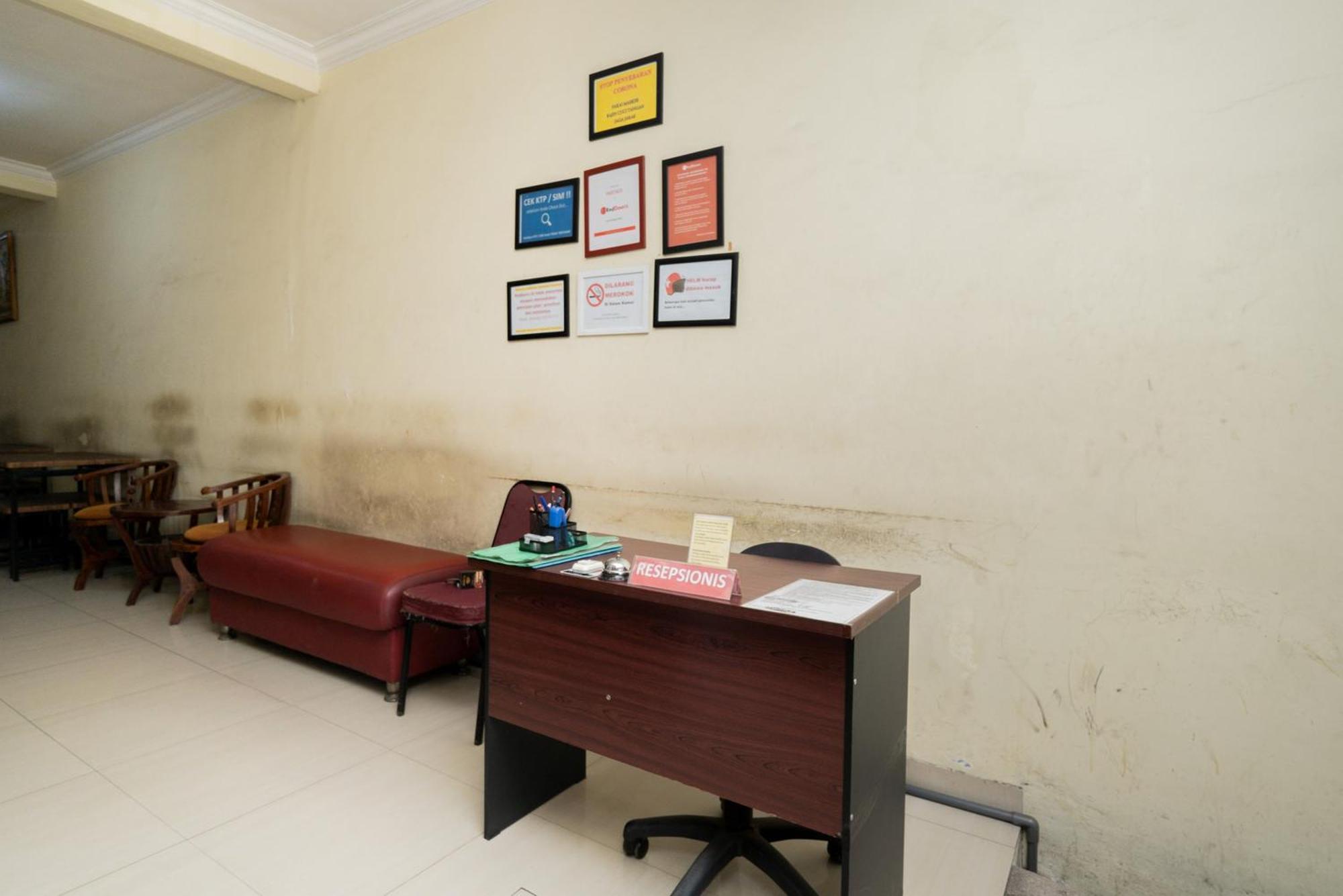Hotel Reddoorz Near Surabaya Town Square Zewnętrze zdjęcie