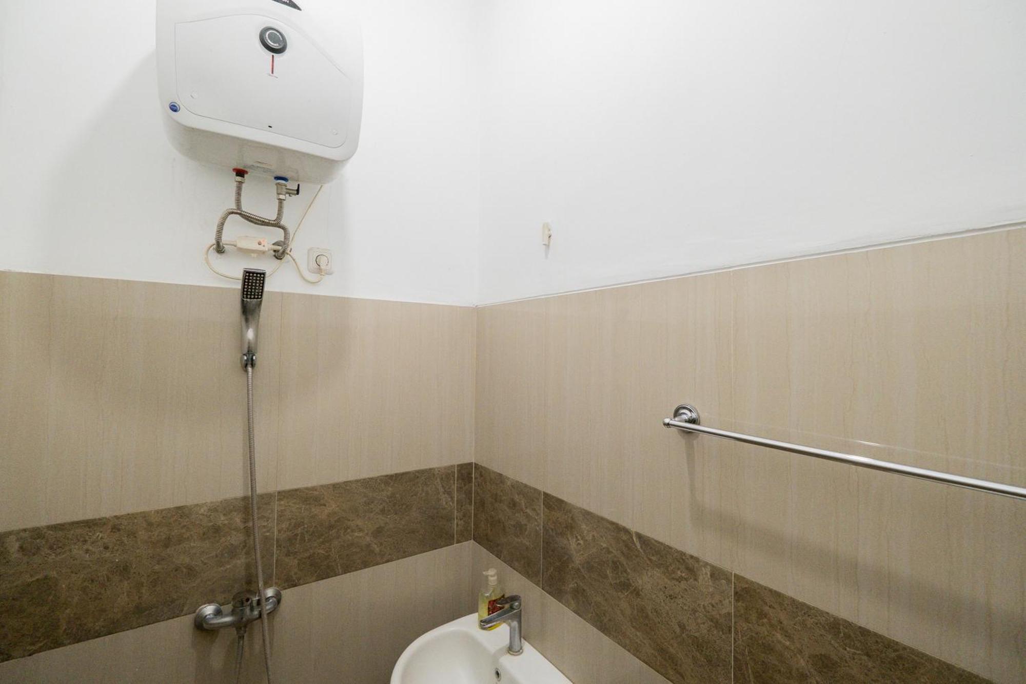 Hotel Reddoorz Near Surabaya Town Square Zewnętrze zdjęcie