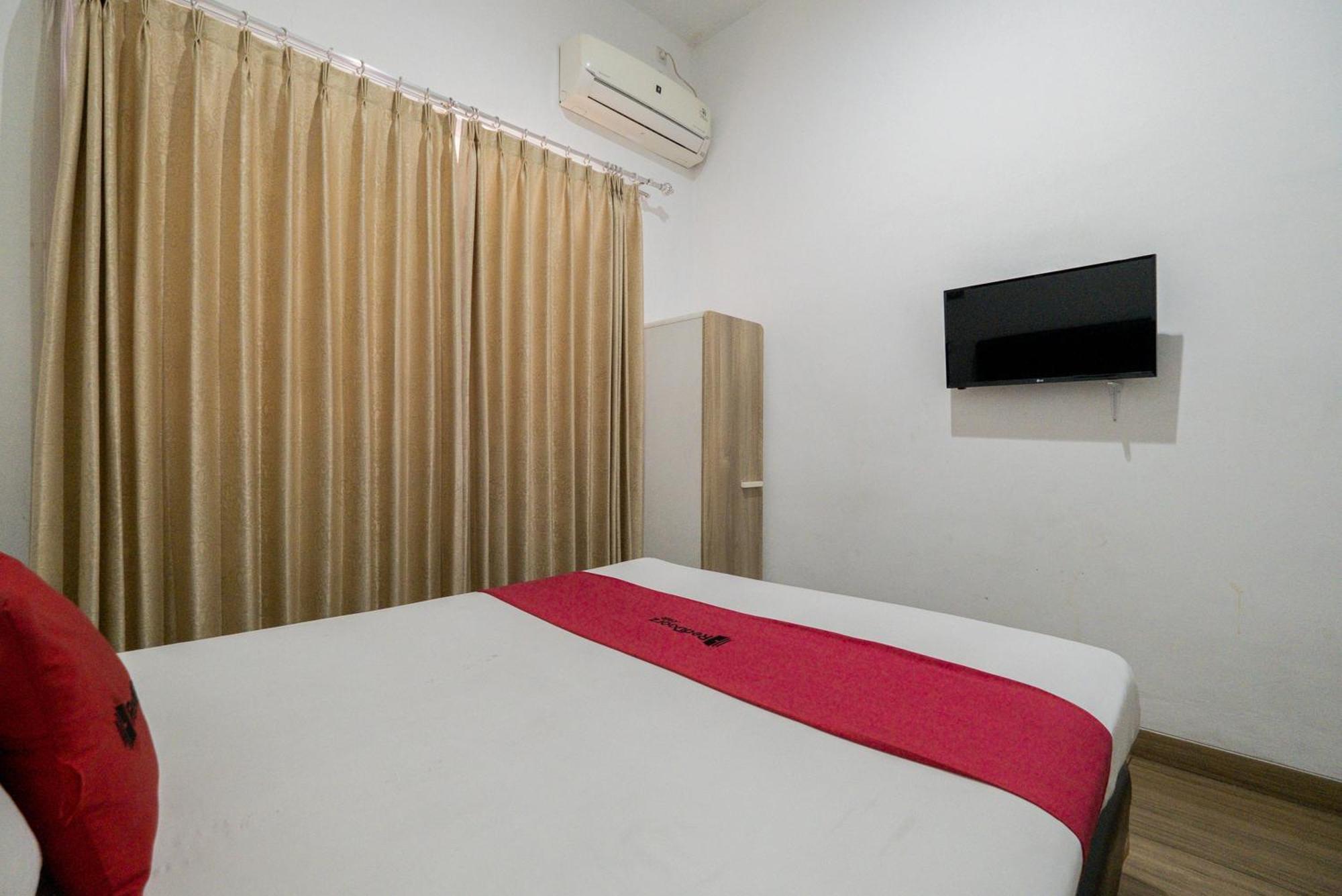 Hotel Reddoorz Near Surabaya Town Square Zewnętrze zdjęcie